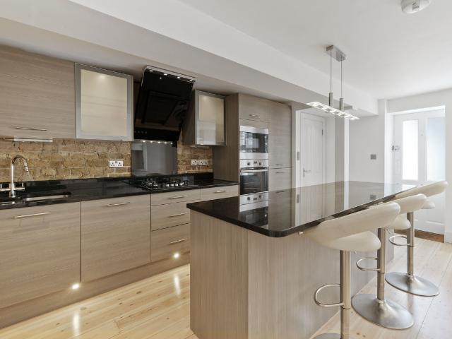 Apartment for rent in North Sheen, Greater London