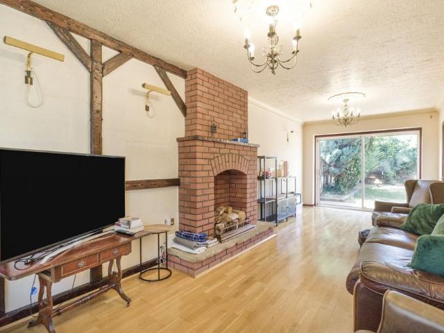 Apartment for rent in West Heath, Greater London