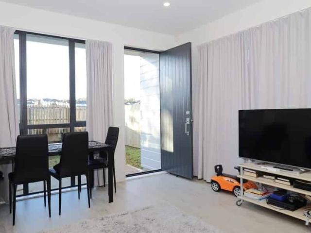 Townhouse for rent in Howick, Oroua County