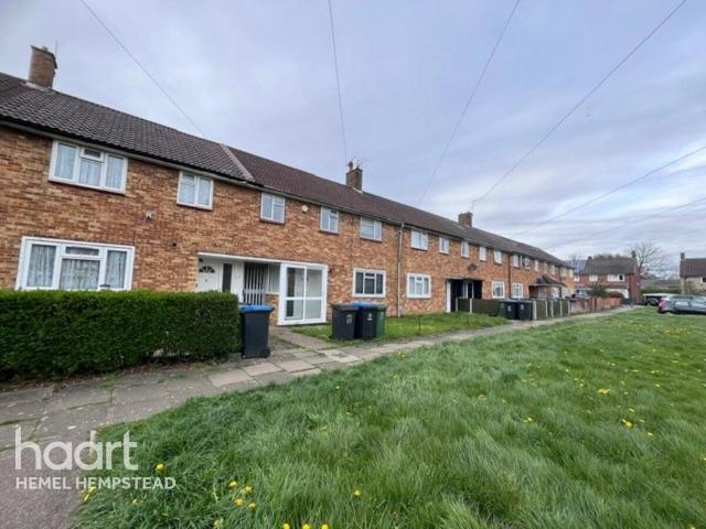 House for rent in Bennetts End, Pouchen End