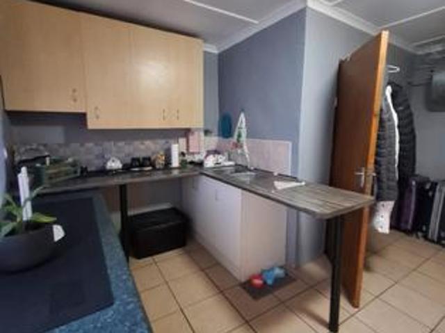 Apartment for rent in Goodwood, Western Cape