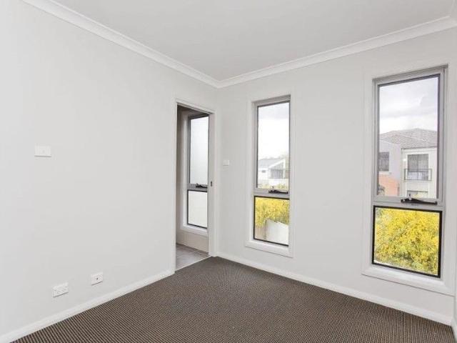 Townhouse for rent in Braddon, North Canberra