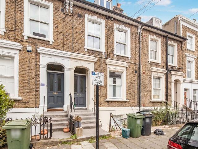 Apartment for rent in Myatt's Fields, Greater London