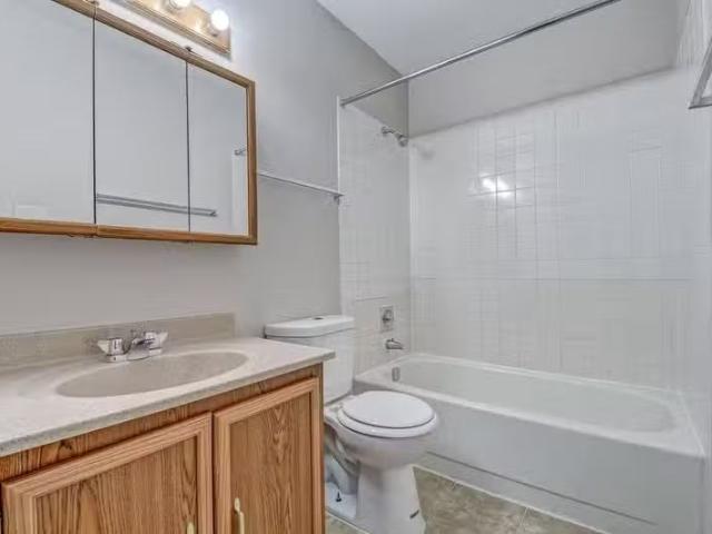 Condo for rent in Crown Point