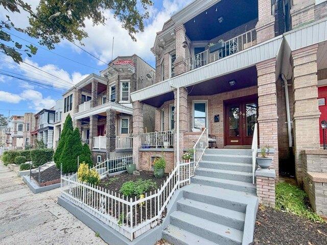 House for sale in Hudson, New Jersey
