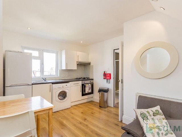 Apartment for rent in Dollis Hill, Greater London