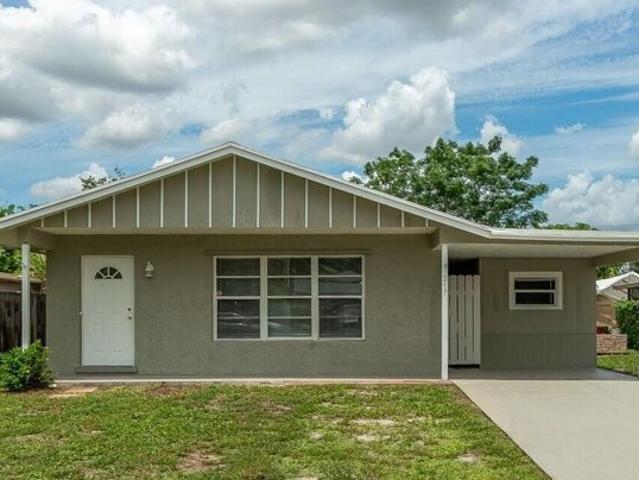 House for sale in Greenacres