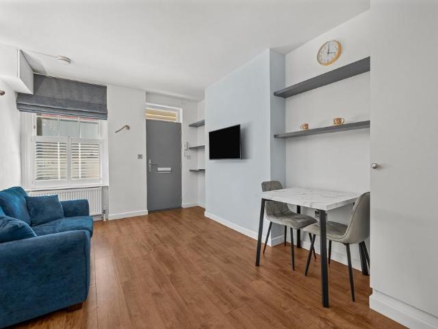 House for rent in St Clement Danes, Greater London