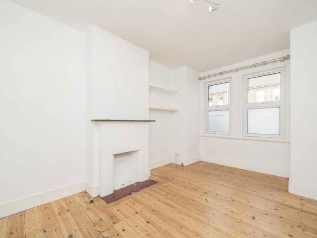 House for rent in London Borough of Ealing, Greater London