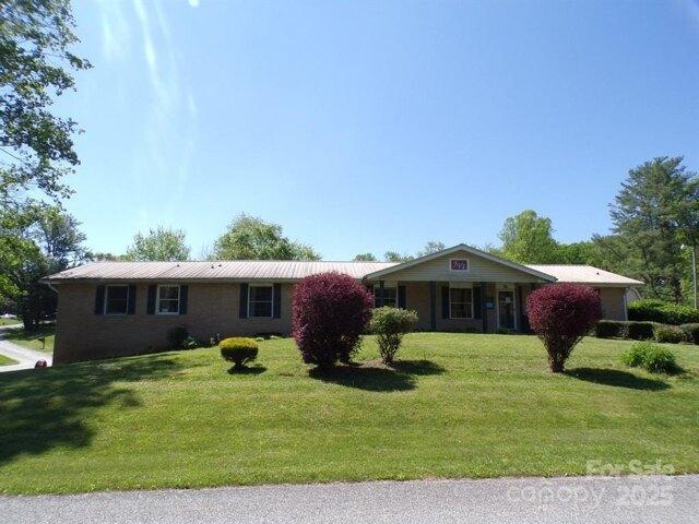 House for sale in Fletcher