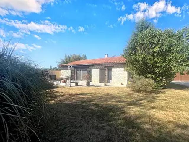 Maison vente à La Vigerie, Fleuré