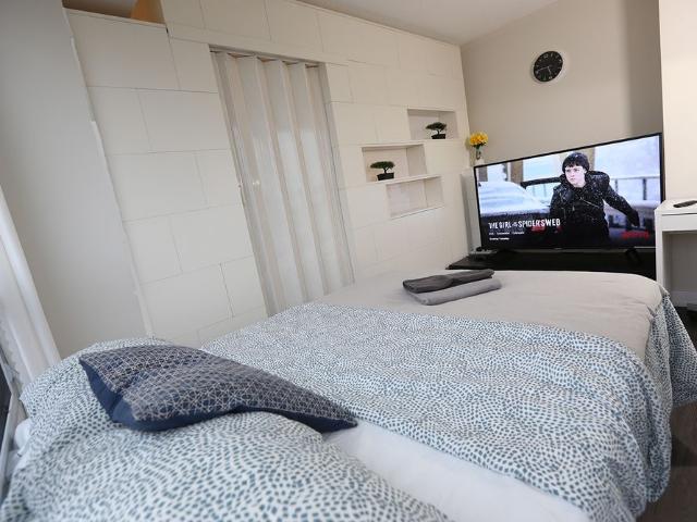 Room for rent in Toronto Centre, Toronto