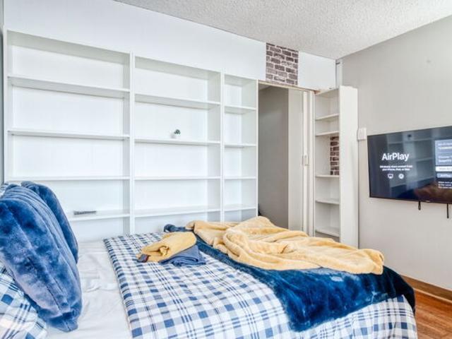 Room for rent in Wedgewood, Alberta