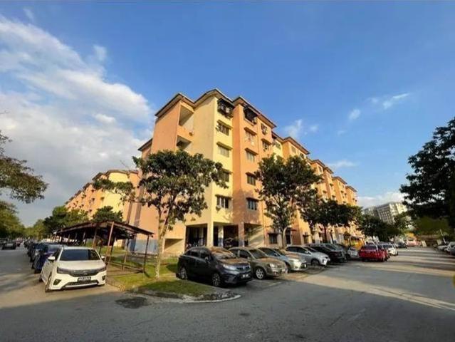 Flat for sale in Petaling, Alam Impian