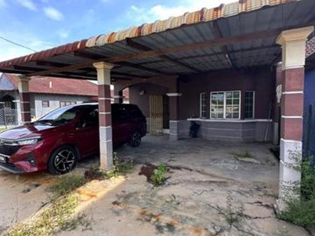 Residential House for sale in Tanjong Karang, Selangor