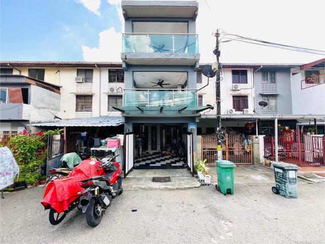 Terraced House for sale in Country Heights Damansara, Kuala Lumpur