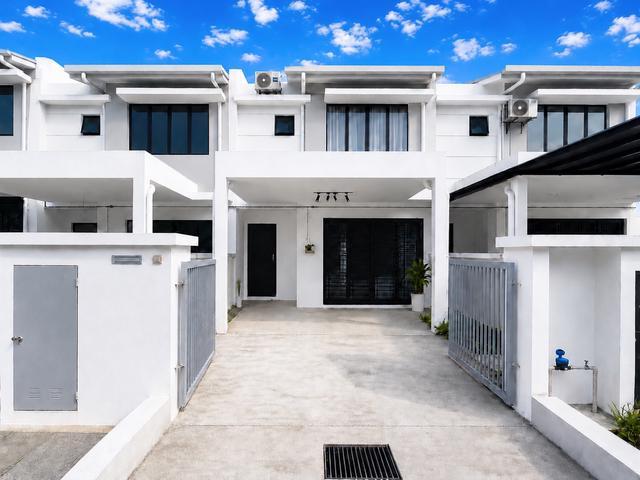 Terraced House for sale in Tanjong Sepat, Selangor