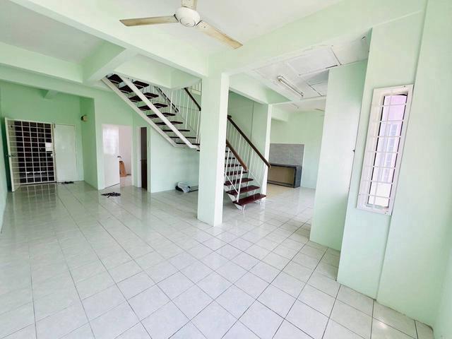 Apartment for sale in Petaling, Damansara Damai
