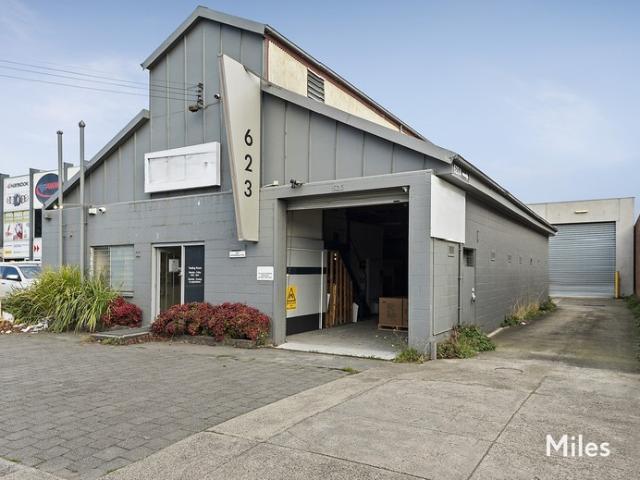 Warehouse for rent in Heidelberg West, Melbourne