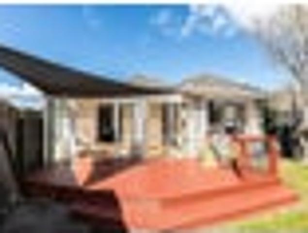 House for sale in Chaslands, Canterbury