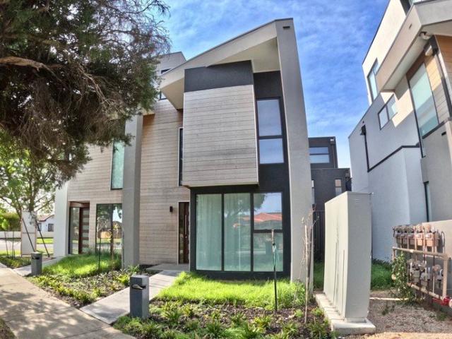 Townhouse for sale in Camerons Creek, Victoria