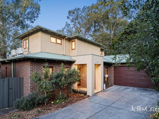 Townhouse for sale in Briar Hill, Melbourne