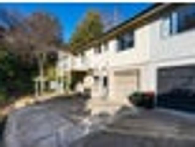Townhouse for sale in Otakou