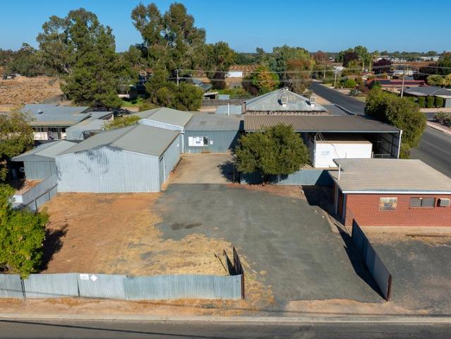 Warehouse for rent in Renmark, South Australia