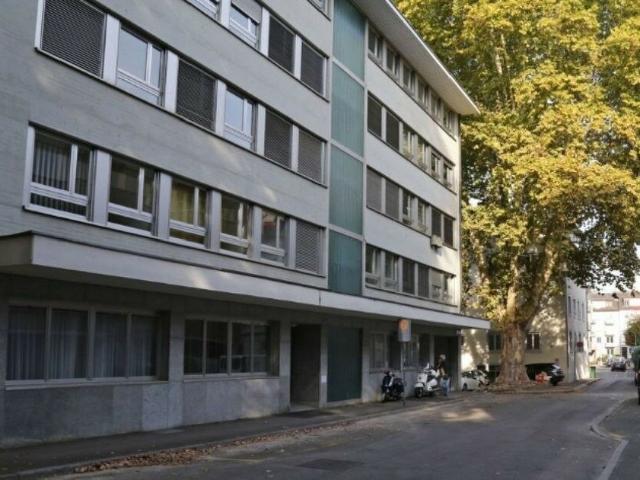 Immobilie mieten in Einigen, Zürich