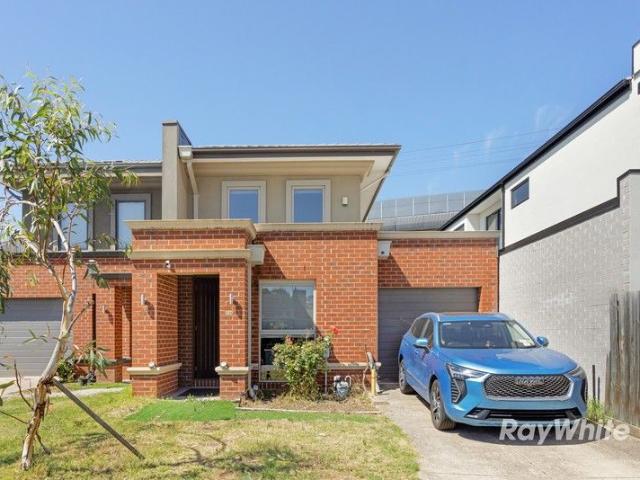 Townhouse for sale in Camerons Creek, Victoria