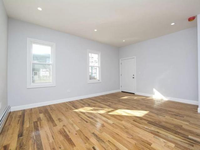 Room for rent in Arverne, New York