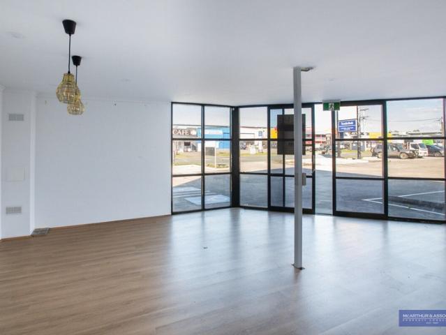 Warehouse for rent in Toombul, Queensland