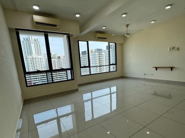 Serviced Residence for sale in Seri Kembangan, Majlis Bandaraya Subang Jaya