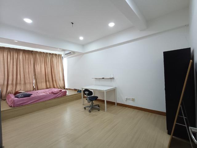 Serviced Residence for sale in Seri Kembangan, Majlis Bandaraya Subang Jaya