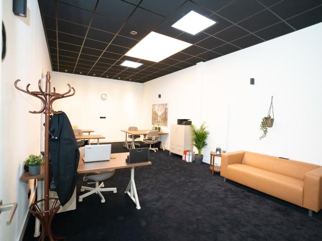 Bedrijfspand te huur in Nieuw-West, Amsterdam