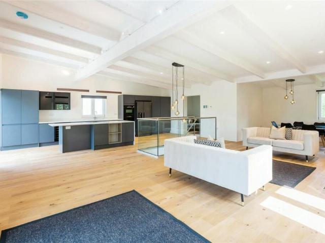 Apartment for rent in Threeleg Cross, Rother