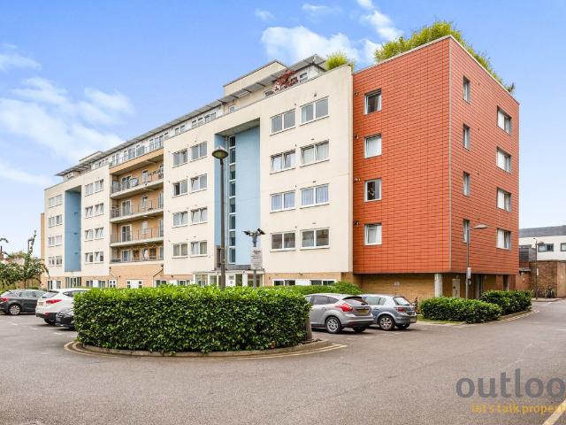 Apartment for rent in London Borough of Newham, Greater London