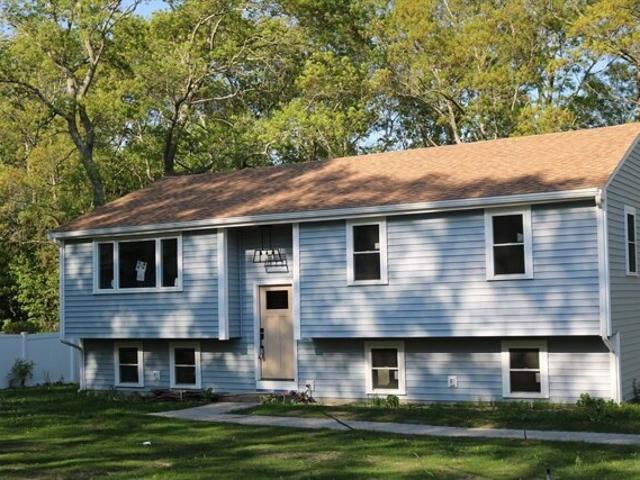 House for sale in Manomet, Massachusetts