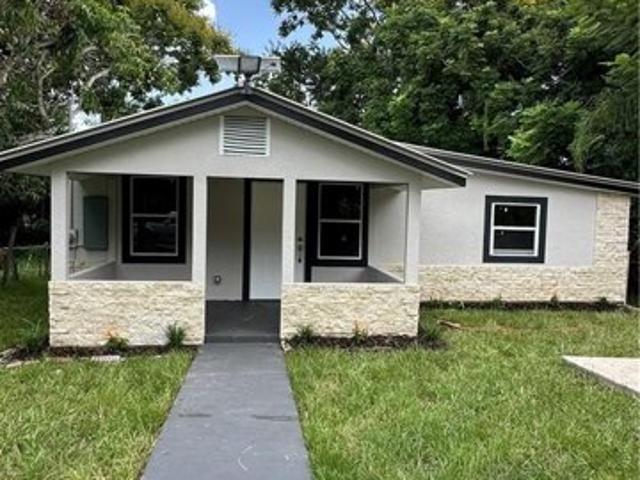 House for sale in Avon Park