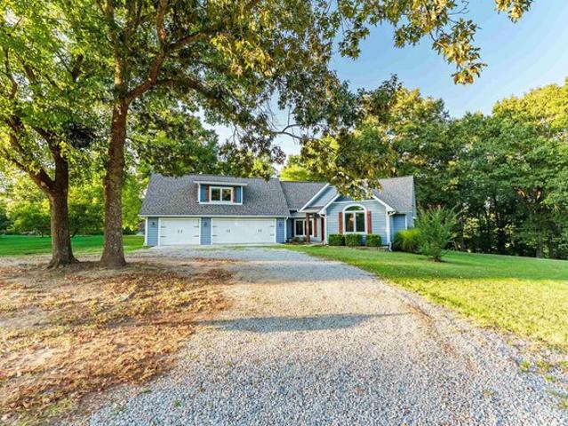 House for sale in Flippin, Marion County