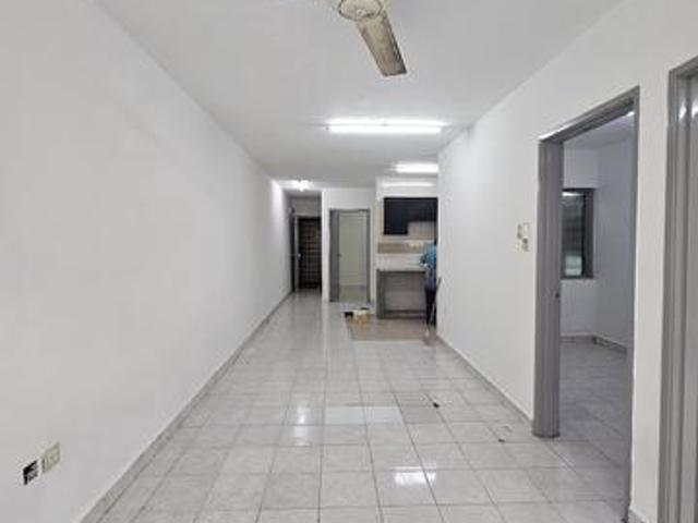 Apartment for sale in Petaling, Damansara Damai