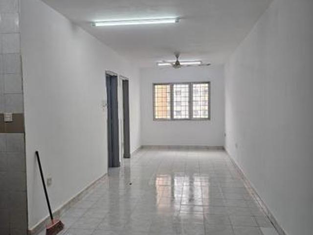 Apartment for sale in Petaling, Damansara Damai