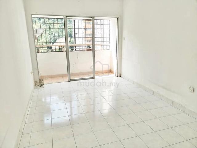 Apartment for sale in Petaling, Damansara Damai