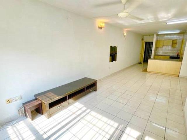 Apartment for sale in Petaling, Damansara Damai