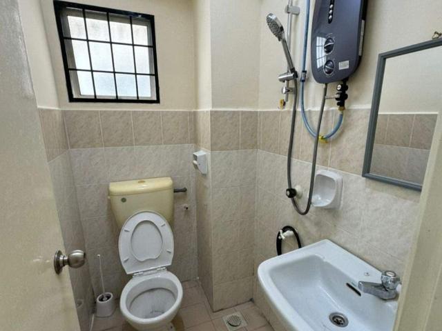 Room for rent in Petaling, Damansara Damai