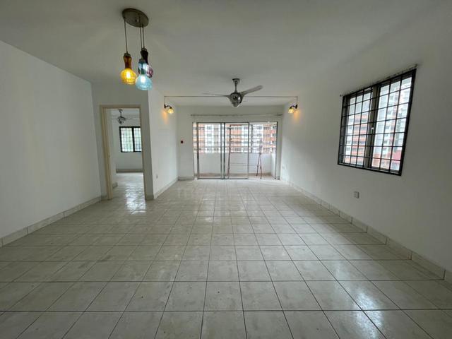 Apartment for sale in Petaling, Damansara Damai
