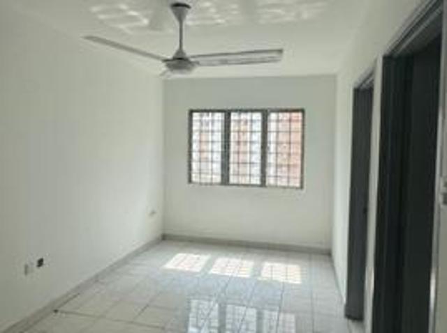 Apartment for sale in Petaling, Damansara Damai