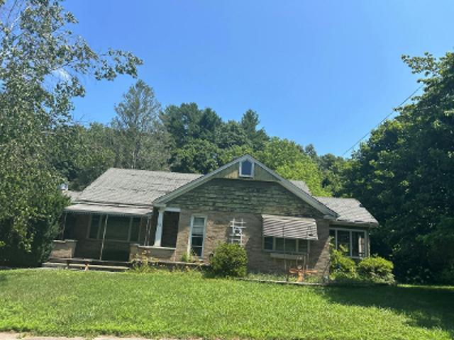 House for sale in North Grosvenordale Mill Historic District, Thompson