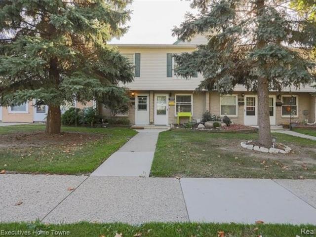Condo for sale in Mount Clemens, Michigan