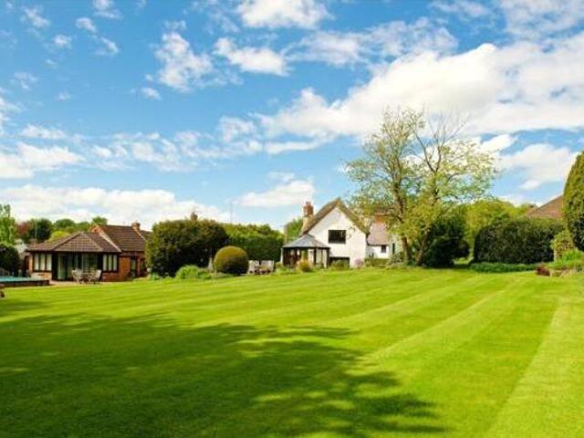 House for sale in Northampton, Northamptonshire